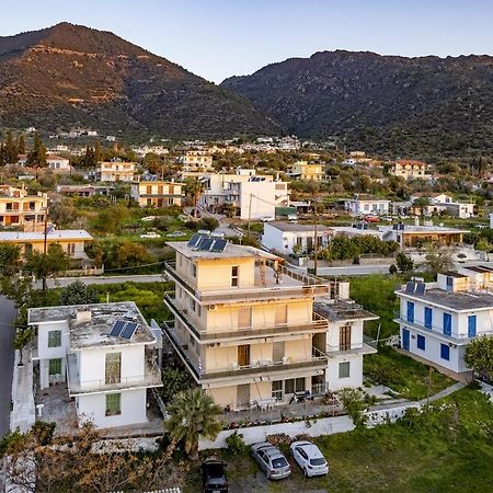 Pension Vienna Μέθανα Εξωτερικό φωτογραφία