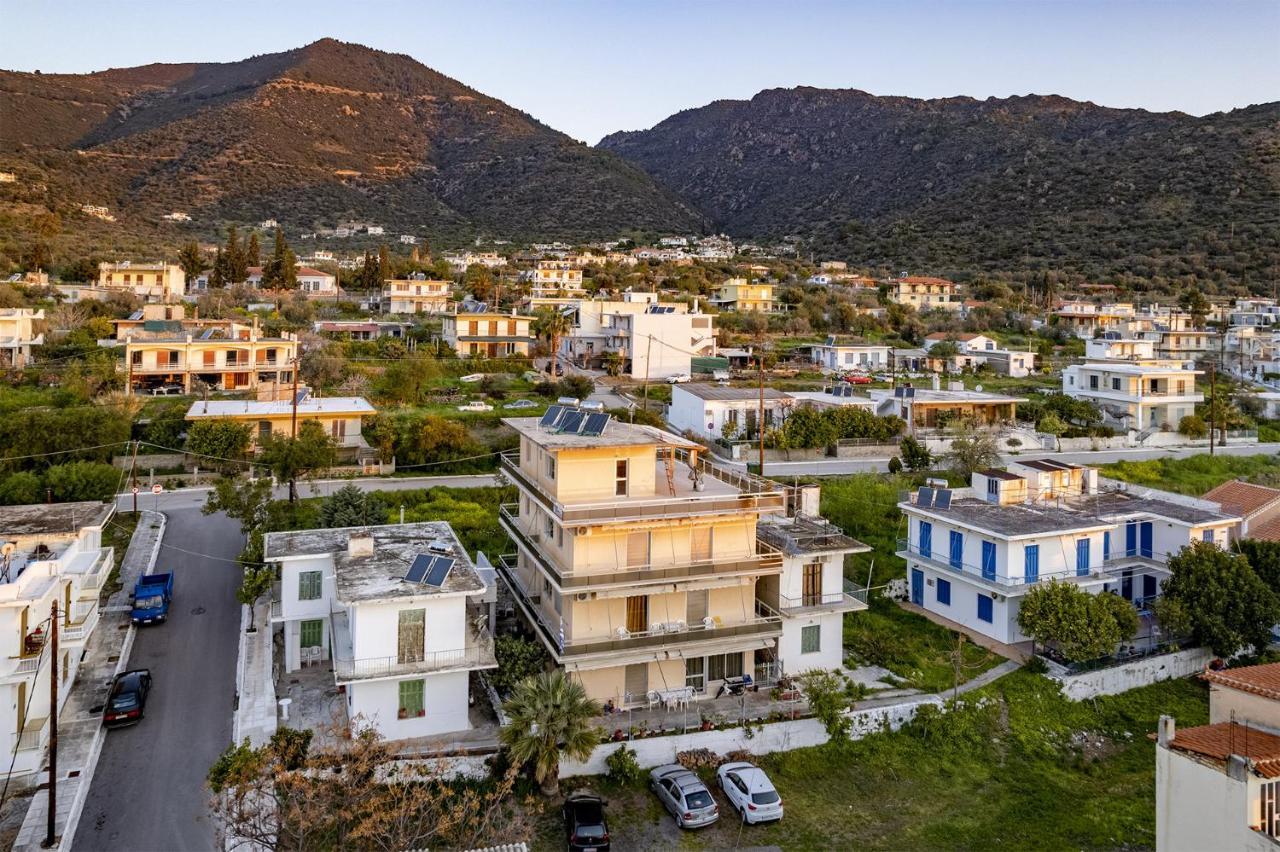 Pension Vienna Μέθανα Εξωτερικό φωτογραφία
